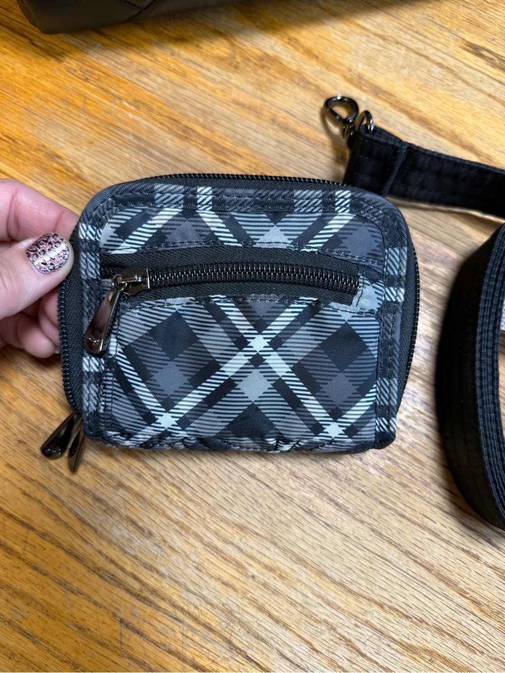 Lug Jitterbug in Metallic Black with Lug Splits Wallet and Crossbody Strap. - Picture 9 of 9